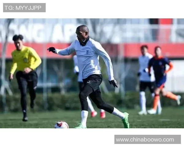 足球明星是否积极参与和支持游戏直播的现象分析与探讨